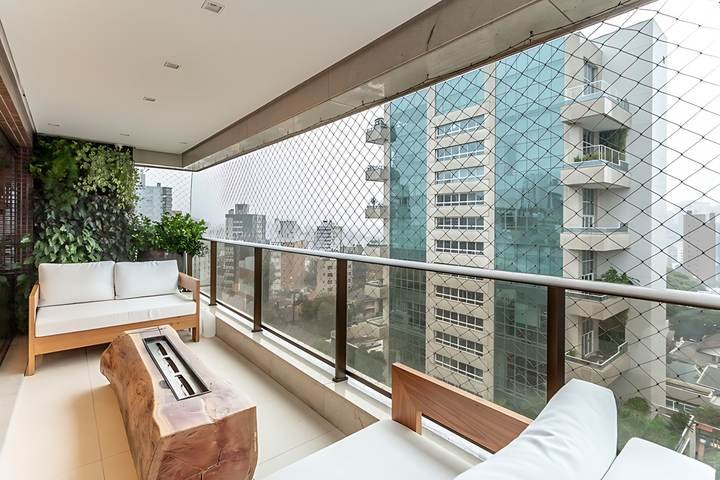 Sacada com jardim vertical e vista aberta, apartamento em Petrópolis, Porto Alegre